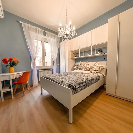 Chic Modern 2-Bedroom Near Metro Róma Kültér fotó