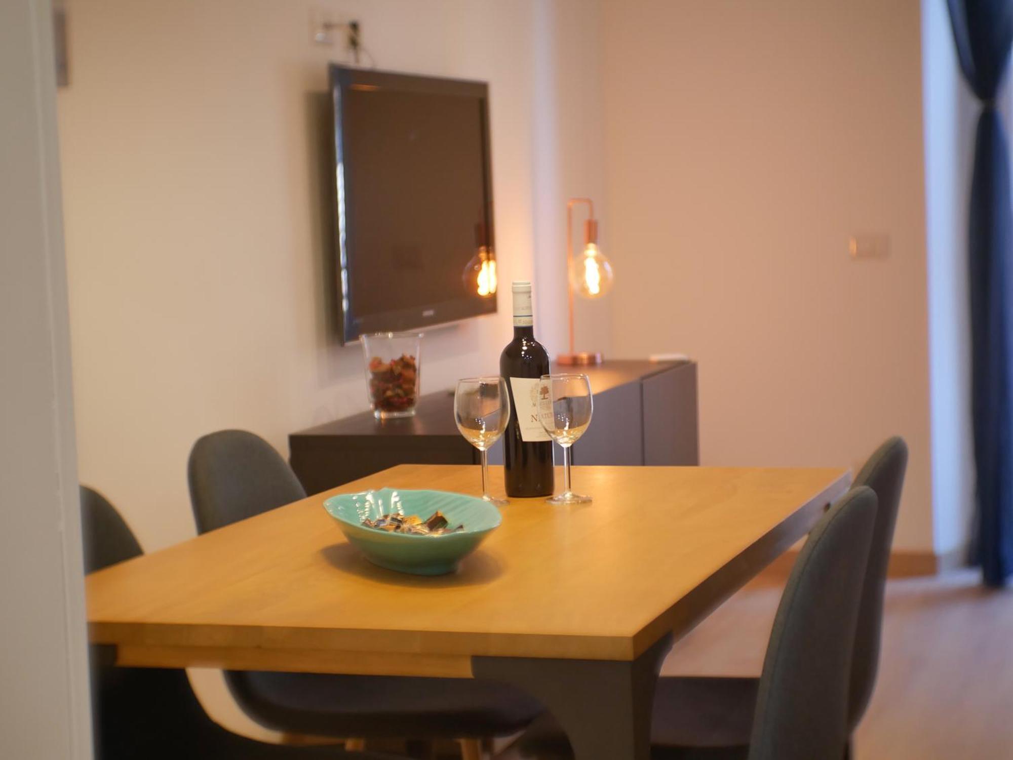 Chic Modern 2-Bedroom Near Metro Róma Kültér fotó