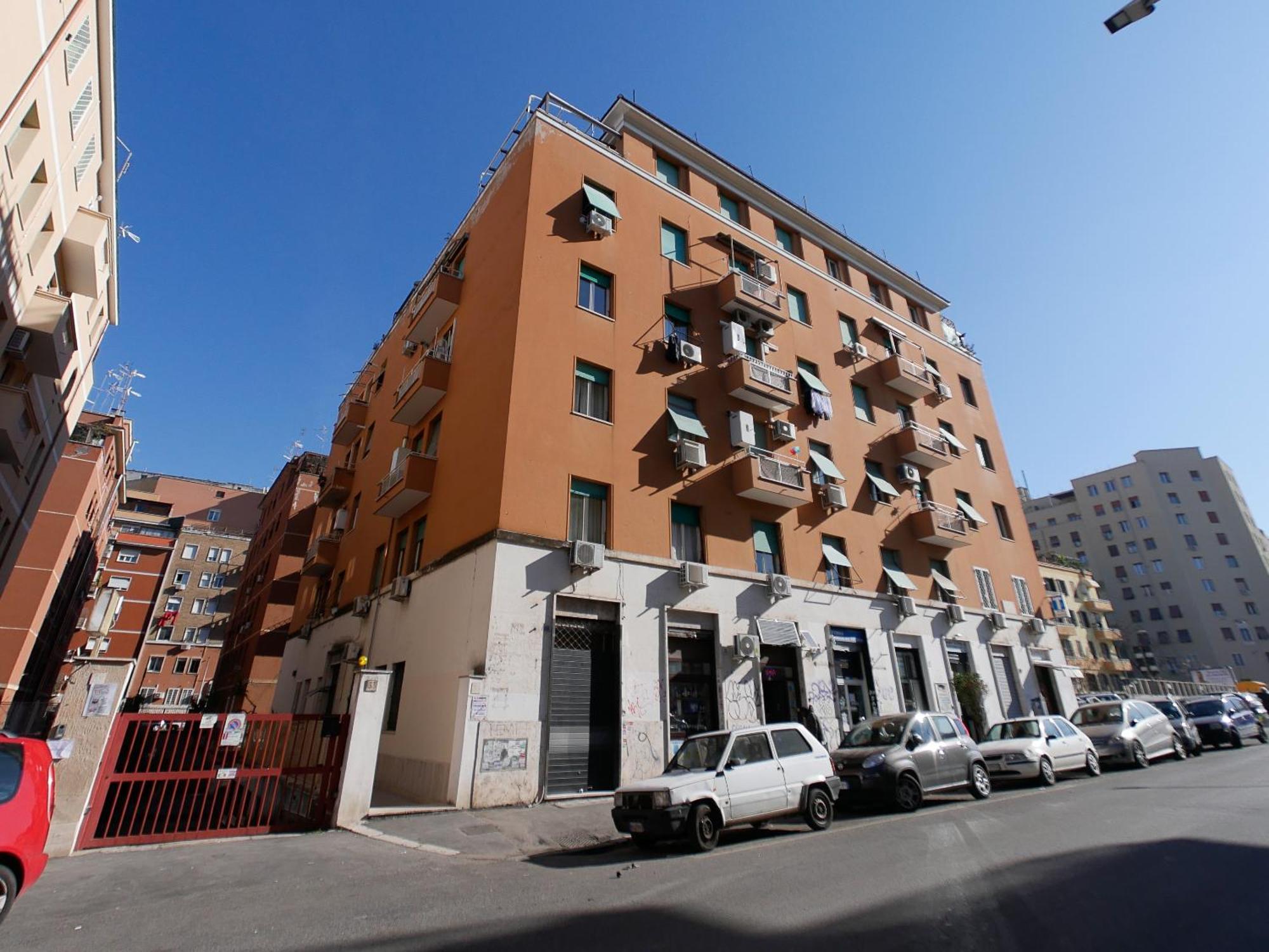Chic Modern 2-Bedroom Near Metro Róma Kültér fotó