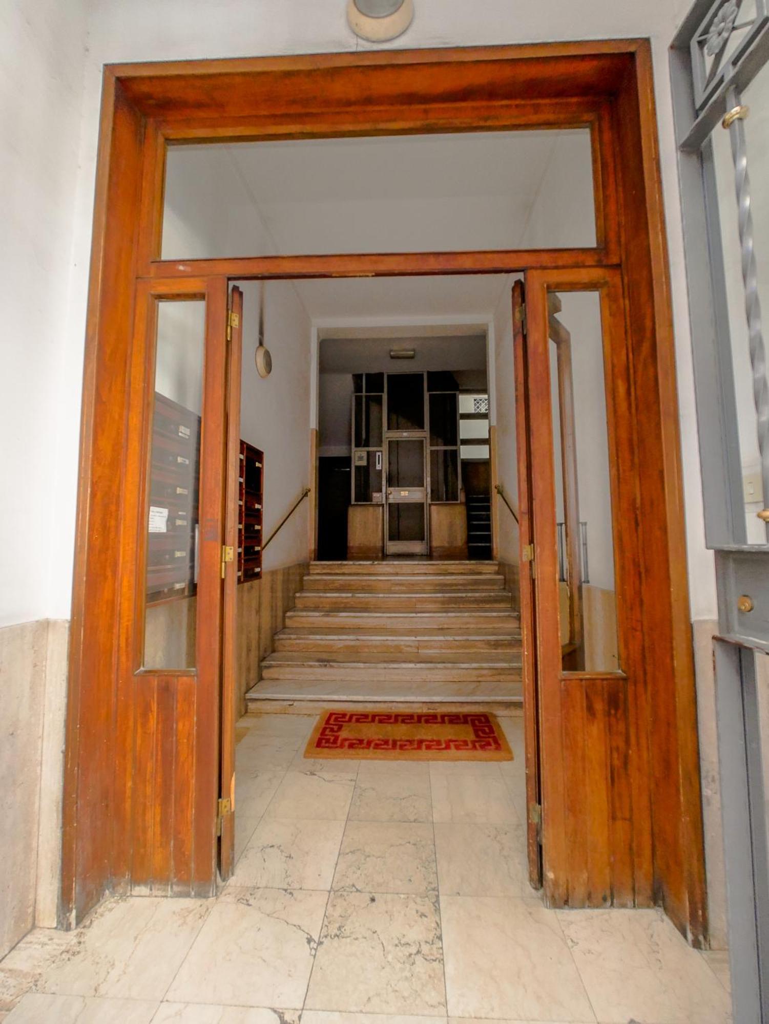 Chic Modern 2-Bedroom Near Metro Róma Kültér fotó